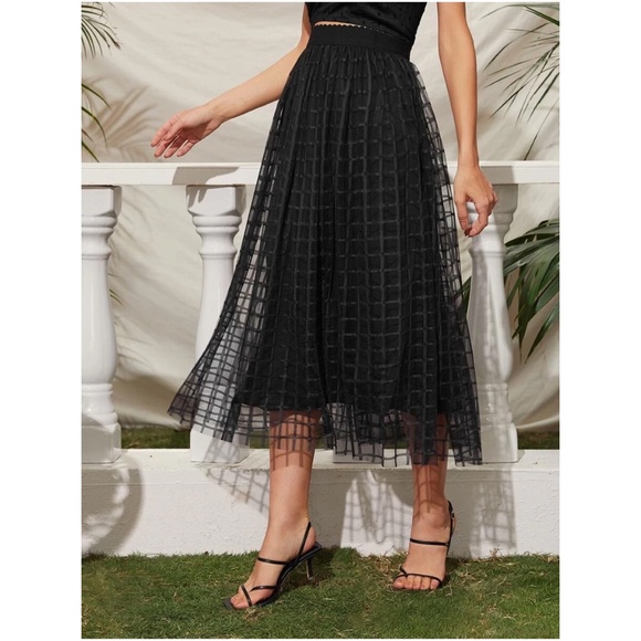 034 Luxe Black Mesh Layered Maxi Skirt - Picture 4 of 8